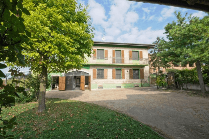 Casa in tufo ad Altavilla Monferrato